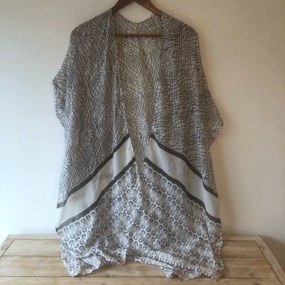 Woven Heart Tops - Woven Heart Gray and White Kimono One Size